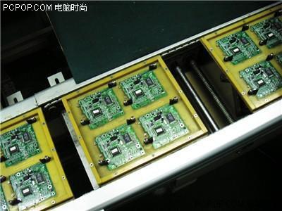 深入LCD工廠探秘 看液晶顯示器是怎樣造成的(3)_硬件_科技時代_新浪網(wǎng)